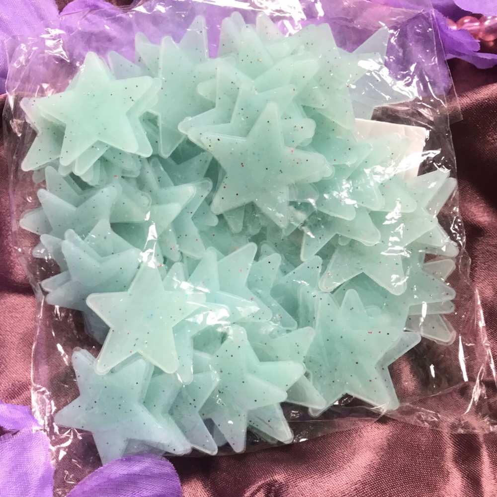 ✨ 100 glow in the dark stars ✨ - Picture 6 of 8